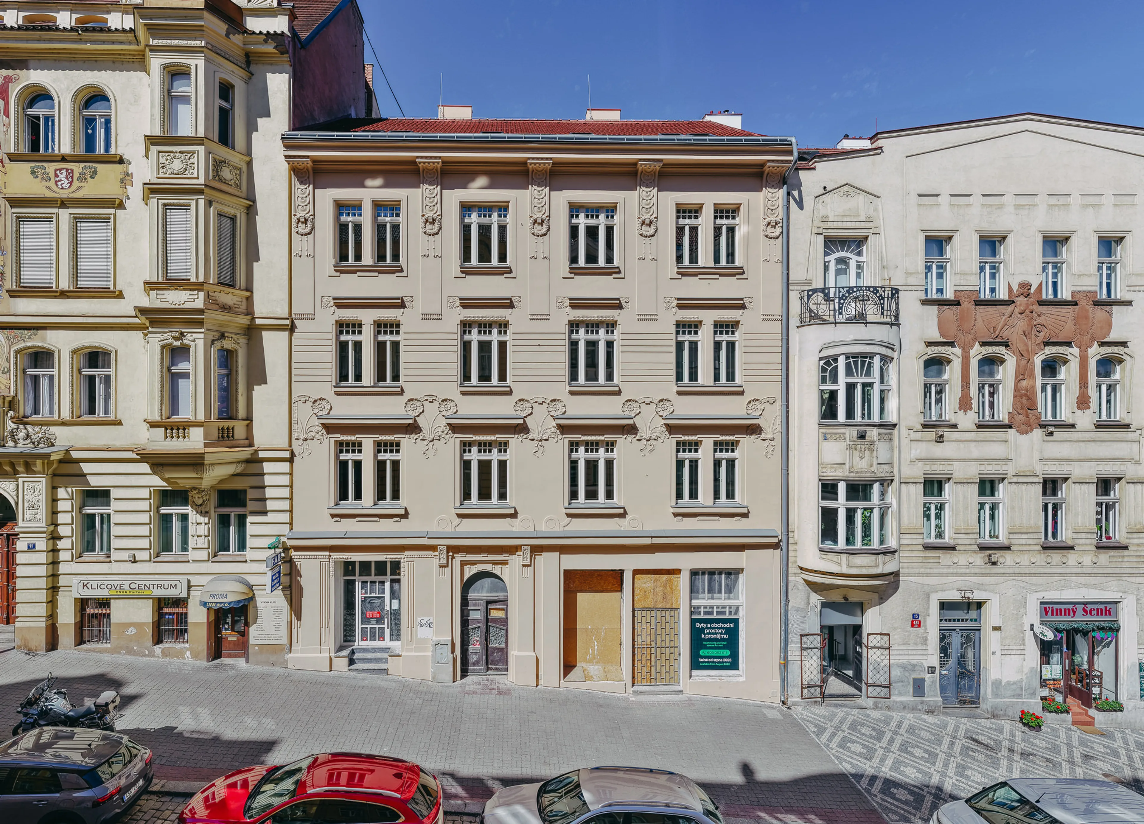Sezimova 13